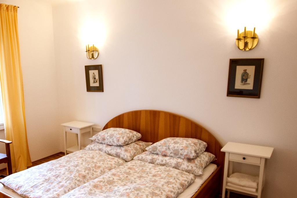 Engels Landhaus Suite Mörbisch am See Exteriör bild